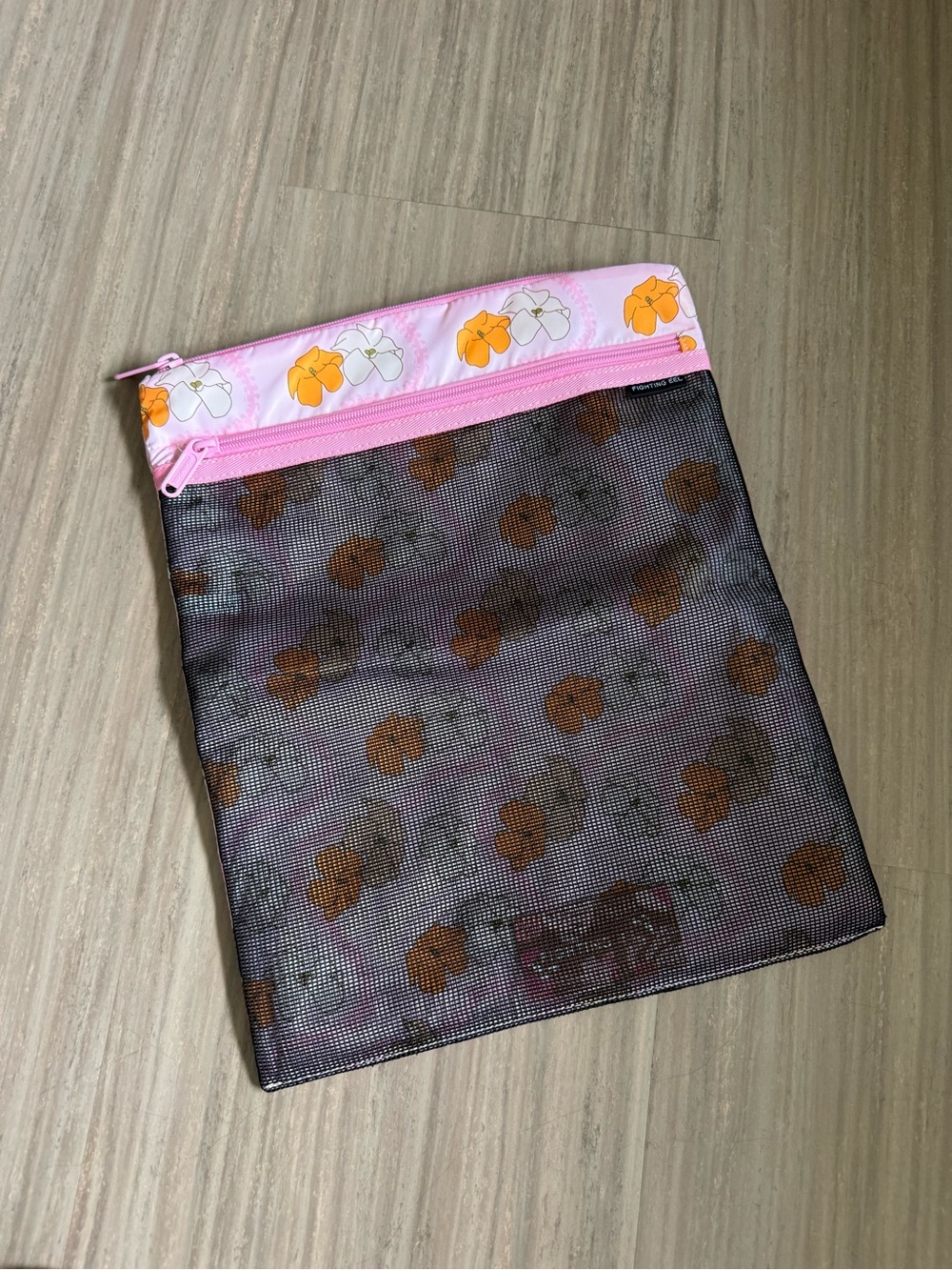 Fighting Eel Wet Bag Powder in Pink Puakenikeni BNWT